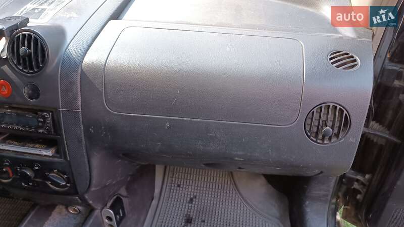 Седан Chevrolet Aveo 2005 в Дніпрі