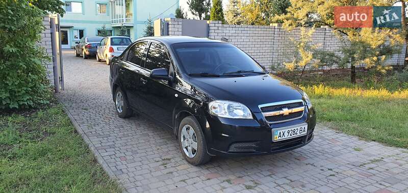 Седан Chevrolet Aveo 2007 в Краснограді
