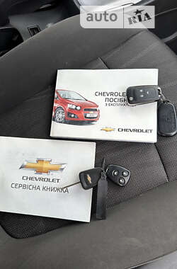 Седан Chevrolet Aveo 2013 в Черновцах