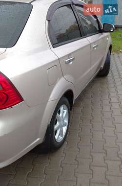 Седан Chevrolet Aveo 2008 в Черновцах