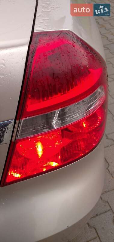 Седан Chevrolet Aveo 2008 в Черновцах