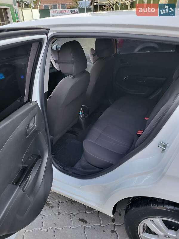 Хетчбек Chevrolet Aveo 2012 в Володимирі