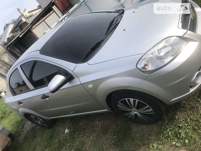 Седан Chevrolet Aveo 2011 в Львове