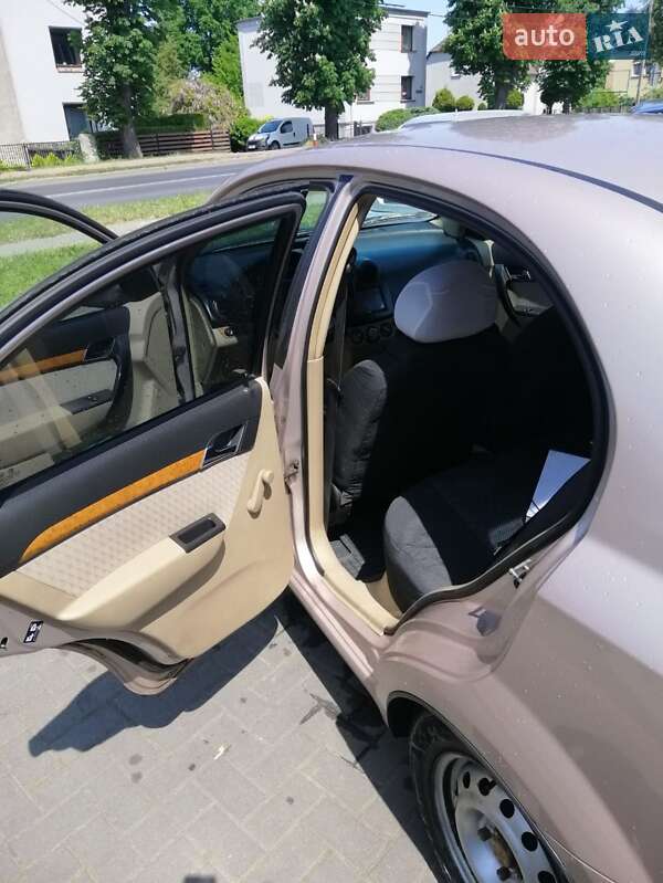 Седан Chevrolet Aveo 2008 в Львові