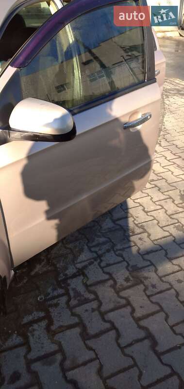 Седан Chevrolet Aveo 2008 в Черновцах