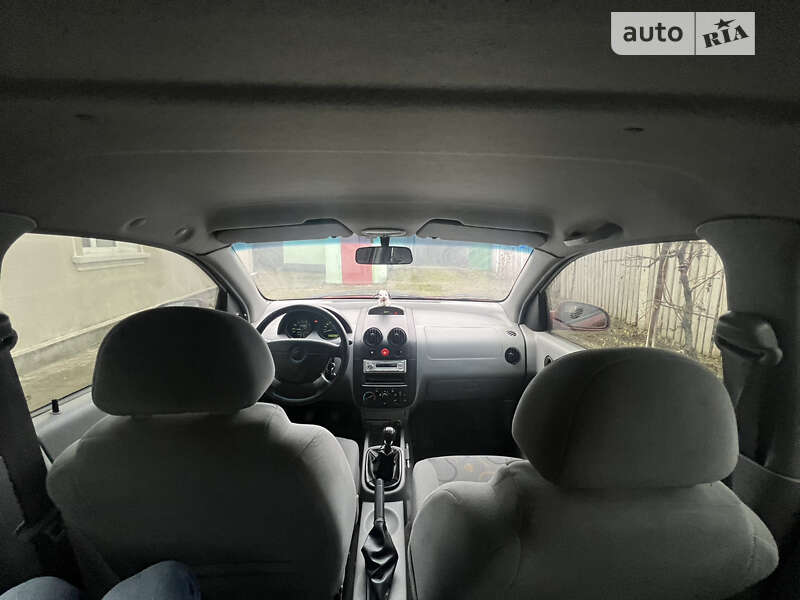 Седан Chevrolet Aveo 2005 в Виннице