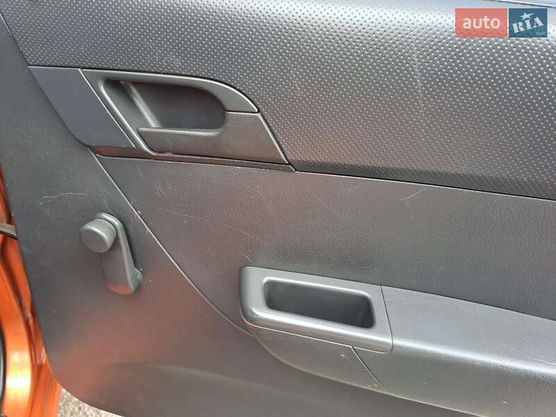 Седан Chevrolet Aveo 2006 в Кам'янець-Подільському