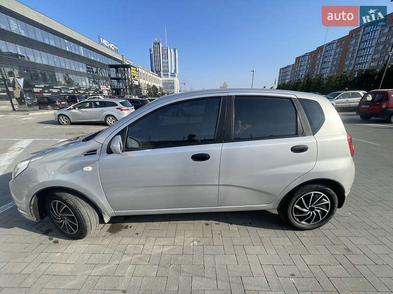 Хэтчбек Chevrolet Aveo 2008 в Ивано-Франковске