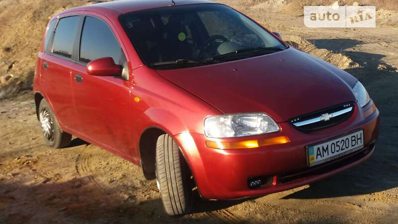 Хэтчбек Chevrolet Aveo 2005 в Коростене