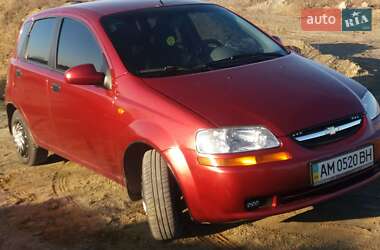 Хэтчбек Chevrolet Aveo 2005 в 