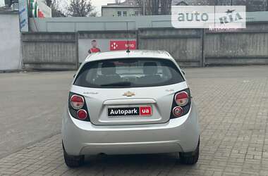 Хетчбек Chevrolet Aveo 2014 в Києві