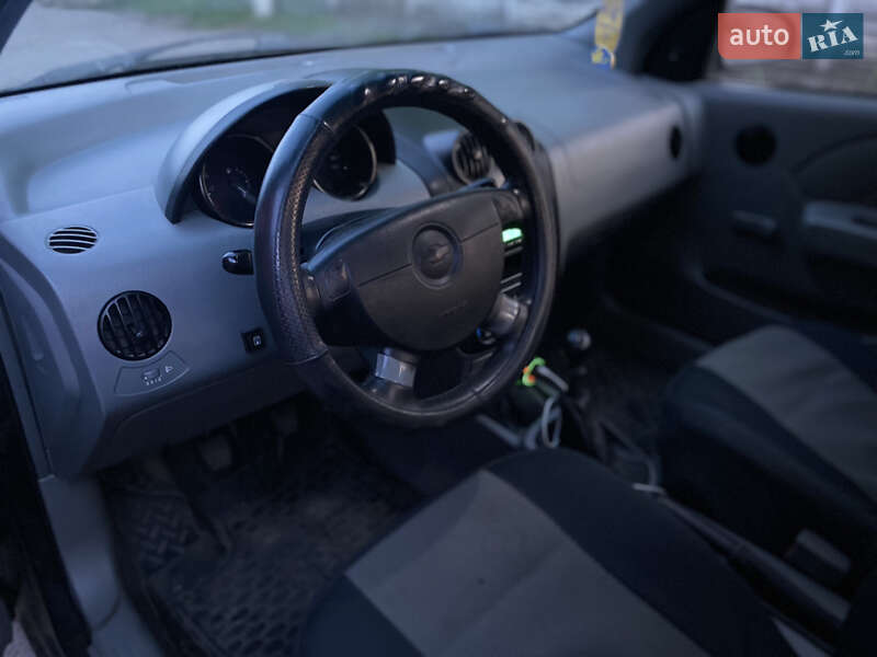 Седан Chevrolet Aveo 2005 в Голованевске