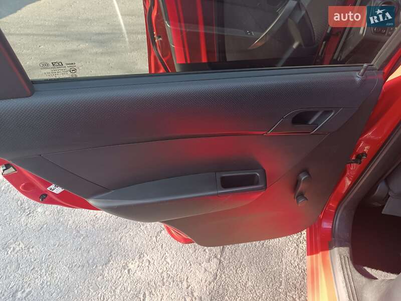 Седан Chevrolet Aveo 2006 в Києві