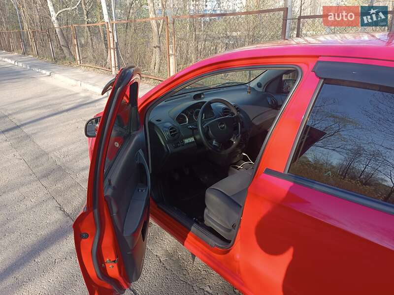 Седан Chevrolet Aveo 2006 в Києві