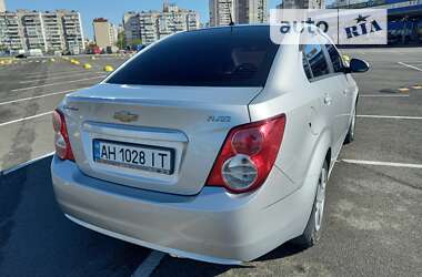 Седан Chevrolet Aveo 2012 в Києві