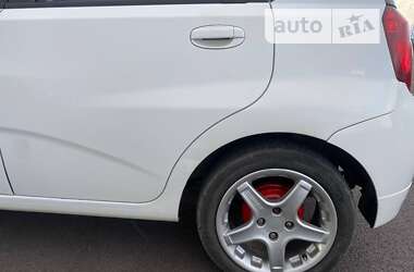 Хэтчбек Chevrolet Aveo 2011 в Ровно