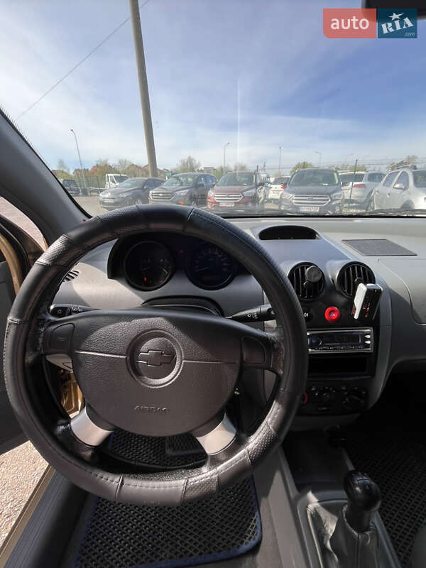 Хэтчбек Chevrolet Aveo 2003 в Тернополе