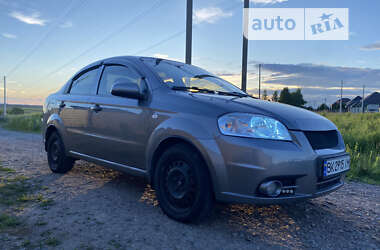 Седан Chevrolet Aveo 2011 в Ровно