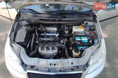 Хетчбек Chevrolet Aveo 2008 в 