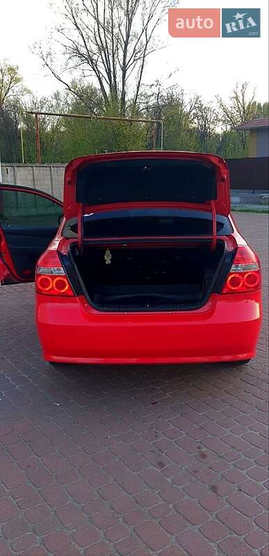 Седан Chevrolet Aveo 2006 в Днепре