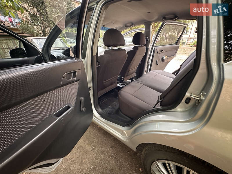 Хетчбек Chevrolet Aveo 2012 в Ужгороді