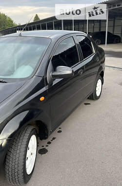 Седан Chevrolet Aveo 2005 в Днепре