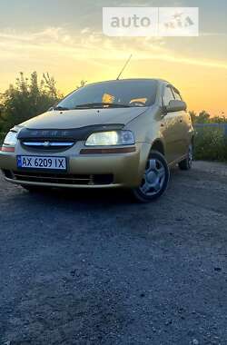 Хетчбек Chevrolet Aveo 2004 в Ізюмі