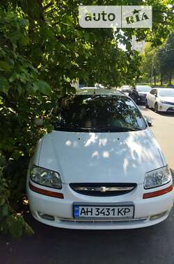 Седан Chevrolet Aveo 2005 в Киеве