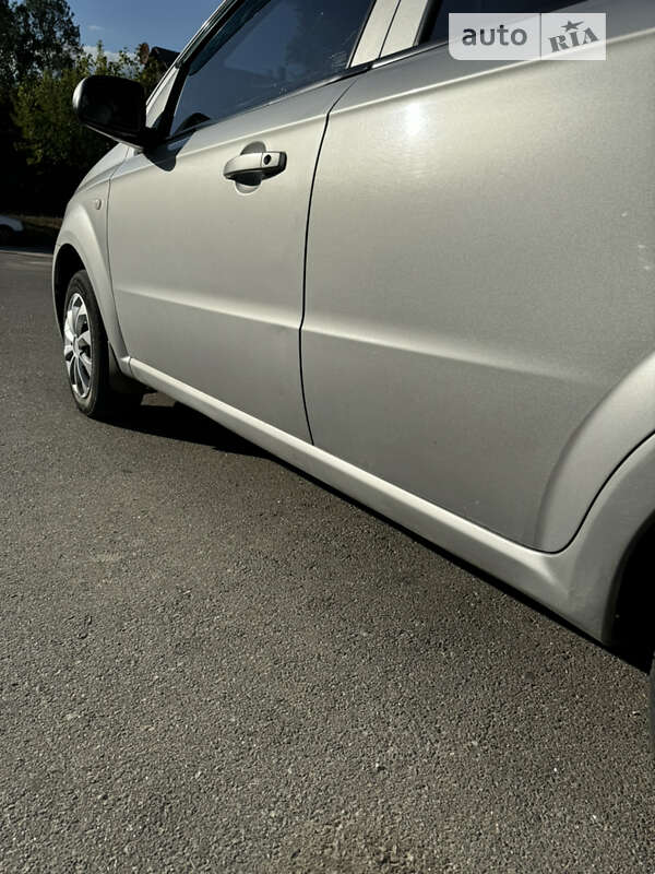 Седан Chevrolet Aveo 2007 в Корсунь-Шевченківському