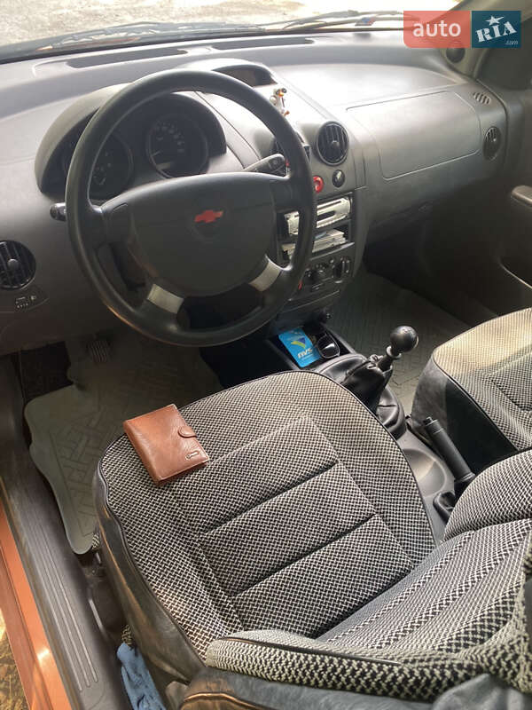 Седан Chevrolet Aveo 2005 в Запорожье