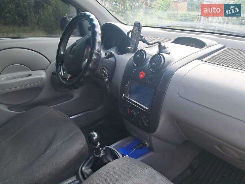 Хетчбек Chevrolet Aveo 2004 в Шевченковому