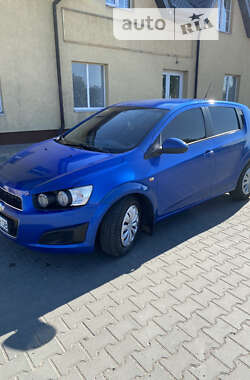 Хетчбек Chevrolet Aveo 2011 в 
