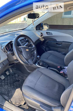 Хетчбек Chevrolet Aveo 2011 в 