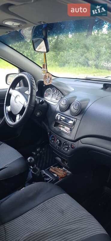 Седан Chevrolet Aveo 2011 в Киеве