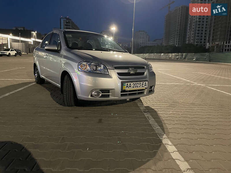Седан Chevrolet Aveo 2007 в Киеве