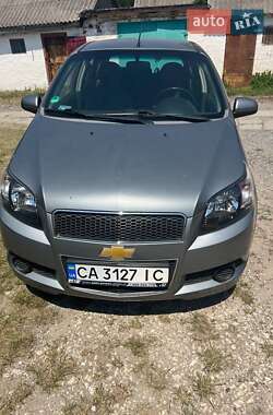 Хэтчбек Chevrolet Aveo 2011 в 
