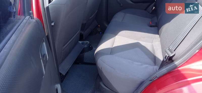 Седан Chevrolet Aveo 2006 в Киеве
