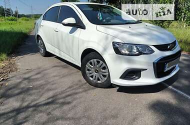 Седан Chevrolet Aveo 2018 в Києві