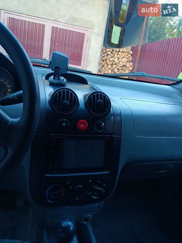 Седан Chevrolet Aveo 2005 в Берегово