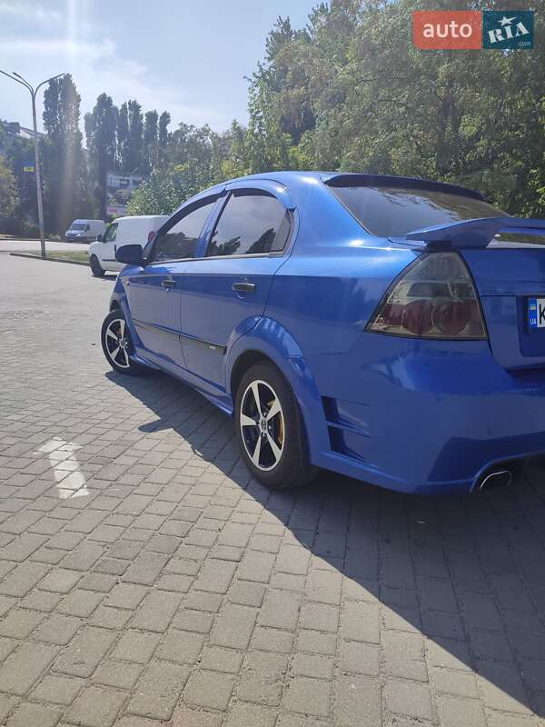 Седан Chevrolet Aveo 2006 в Павлограде
