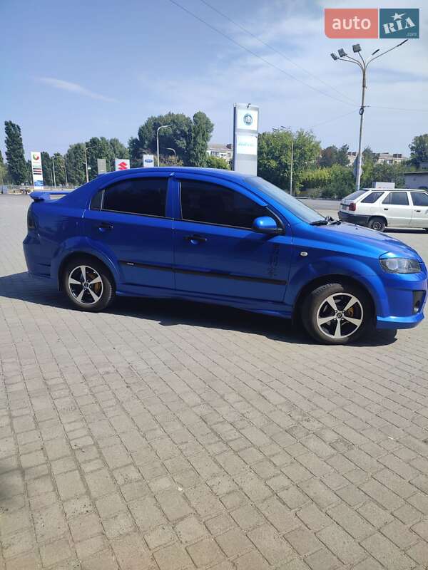 Седан Chevrolet Aveo 2006 в Павлограде