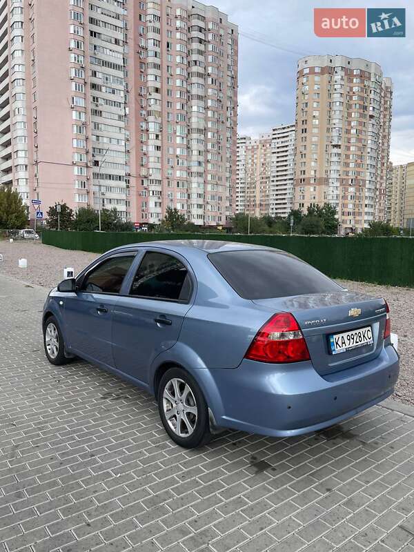 Седан Chevrolet Aveo 2006 в Киеве