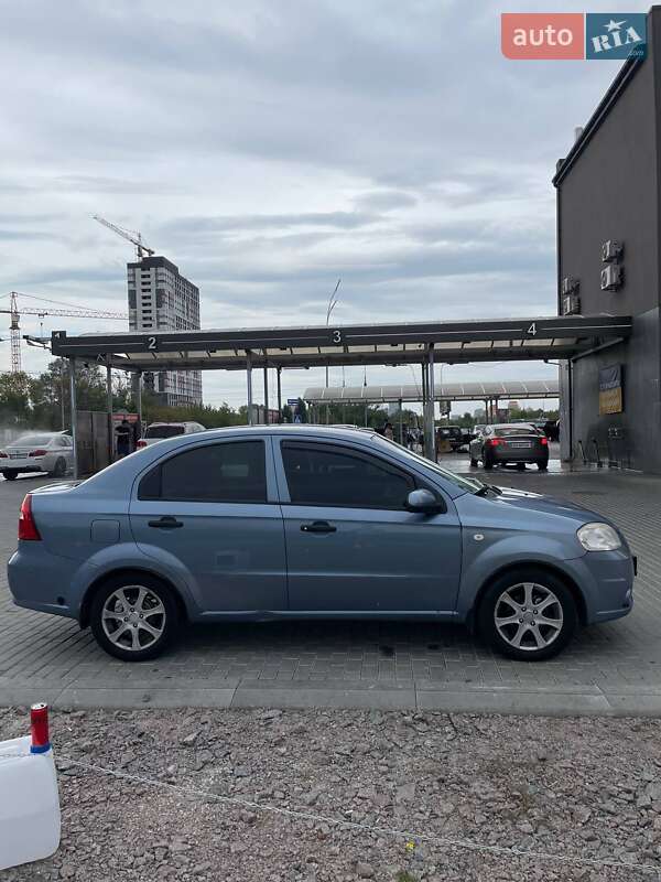 Седан Chevrolet Aveo 2006 в Киеве