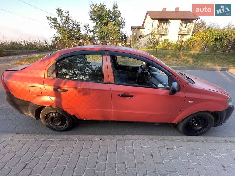 Седан Chevrolet Aveo 2006 в Яворові