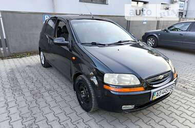 Хэтчбек Chevrolet Aveo 2005 в Ужгороде