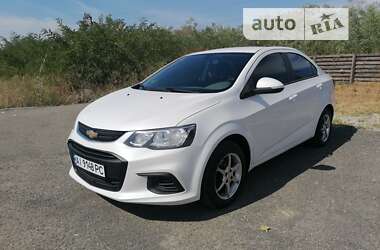 Седан Chevrolet Aveo 2017 в Києві