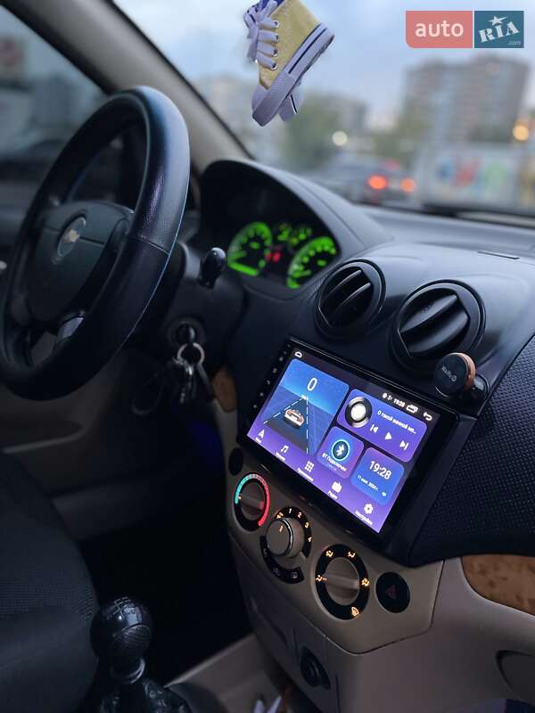 Седан Chevrolet Aveo 2008 в Киеве