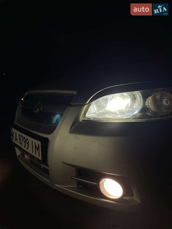Седан Chevrolet Aveo 2008 в Киеве
