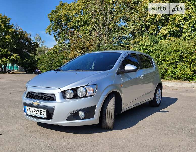 Хэтчбек Chevrolet Aveo 2012 в Киеве