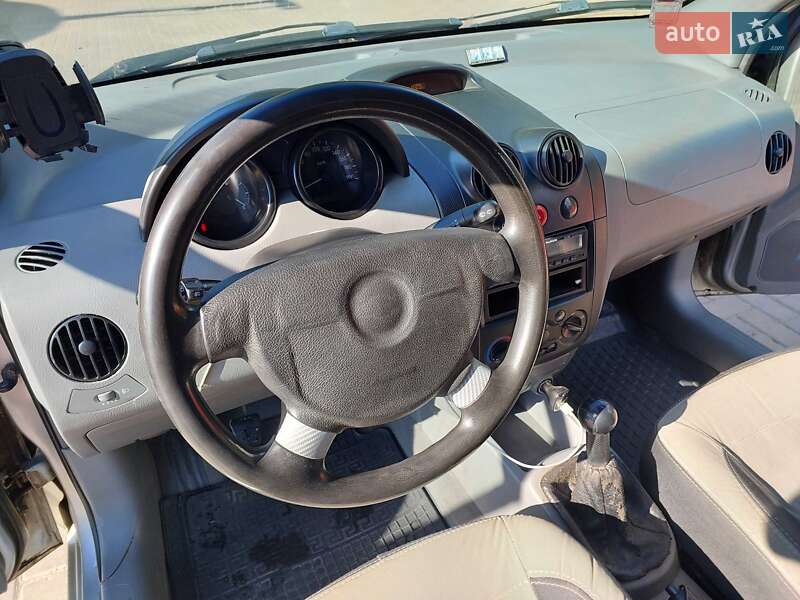 Хэтчбек Chevrolet Aveo 2003 в Николаеве